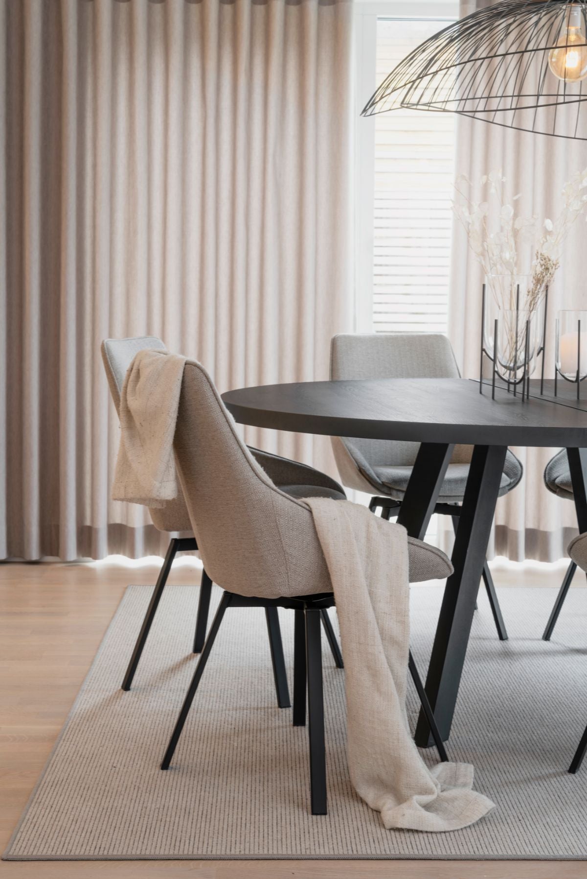 FRED Masa Rotunda Neagra Frasin 160CM