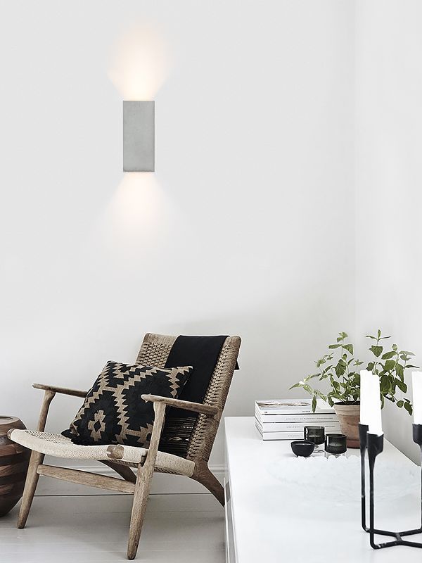 [B8] Rectangular Wall Light